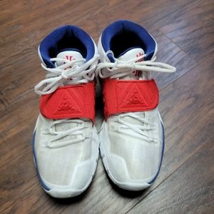 Nike Kyrie men's size 9